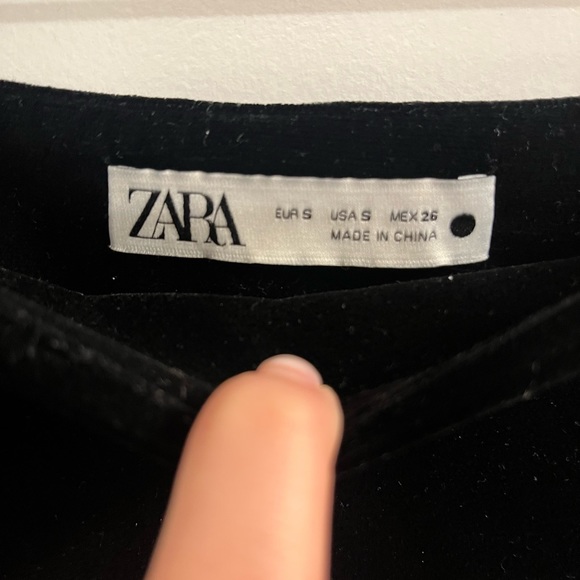 ZARA - Falda Terciopelo Brillos Skirt 🖤🤍🖤 - Picture 6 of 7